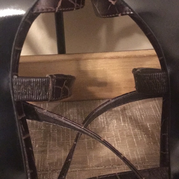 Kenneth Cole brown leather strappy sandals size 9 - Picture 8 of 8